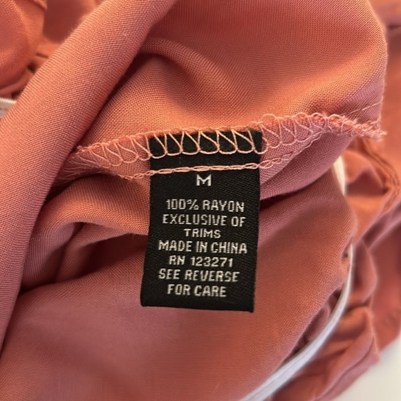 J for Justify Boho  Mauve Ruffle Peasant Top Size Medium - Picture 5 of 5